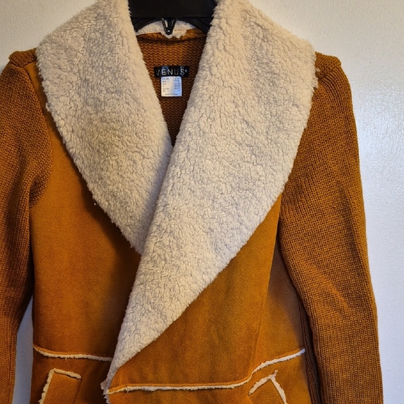 VENUS Jackets & Blazers - VENUS Tan and Cream Teddy Jacket